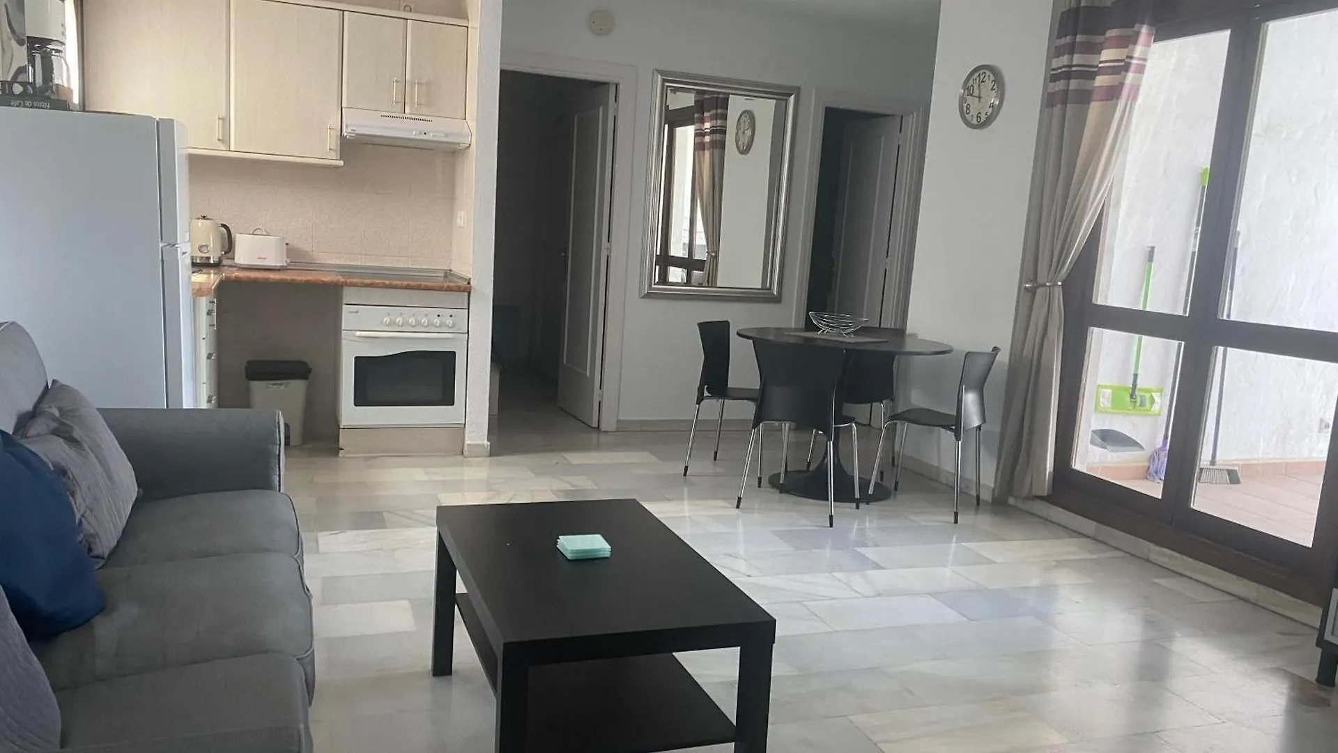 Lovely Two Bedroom Pueblo Evita Benalmádena 0*,